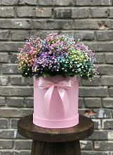 Цветочная композиция из Гипсофила и Розы в шляпной коробке в Немчиновке