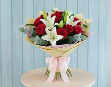 Букет цветов из:  Лилии и Розы в Немчиновке