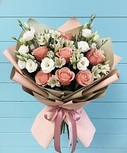 Букет цветов из:  Розы, Альстромерии и Лизиантусы в Немчиновке