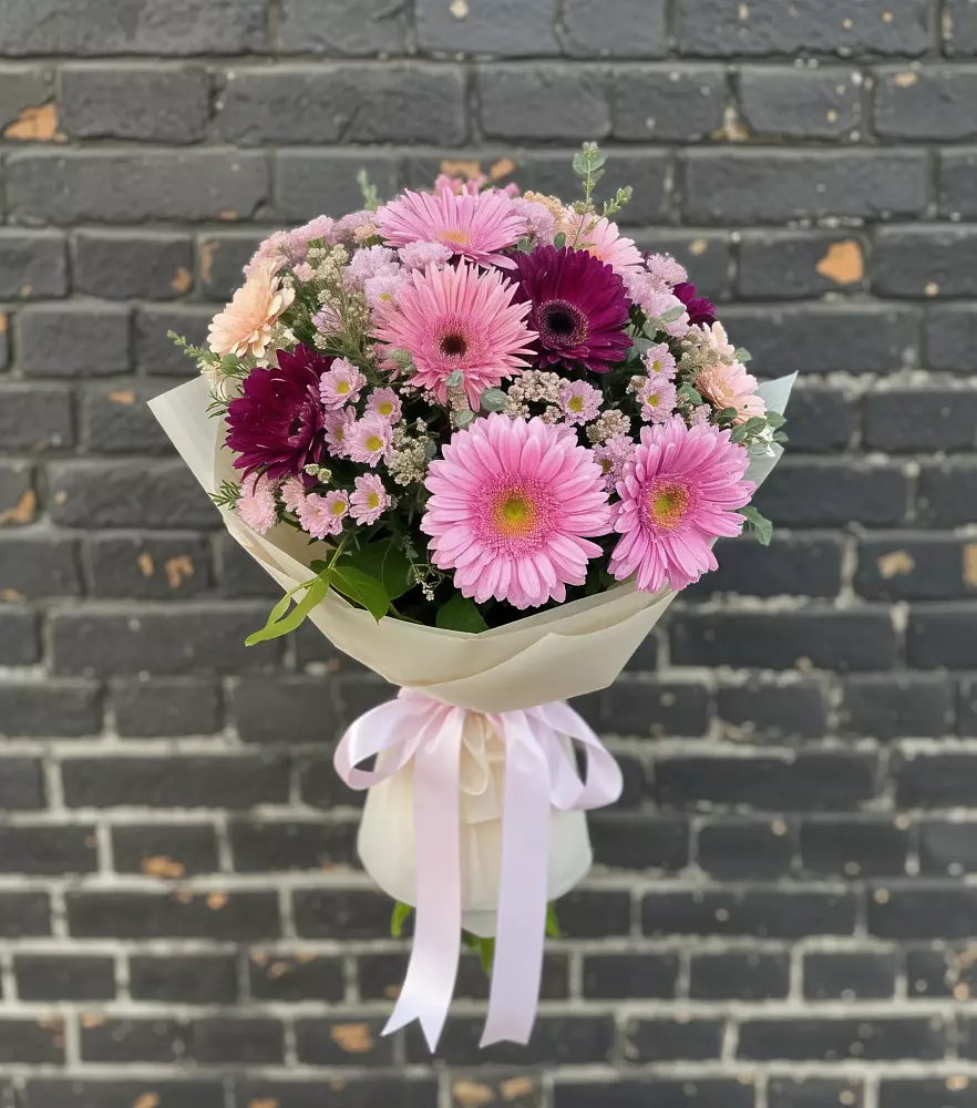 Букет цветов из: Герберы и Хризантемы в Немчиновке