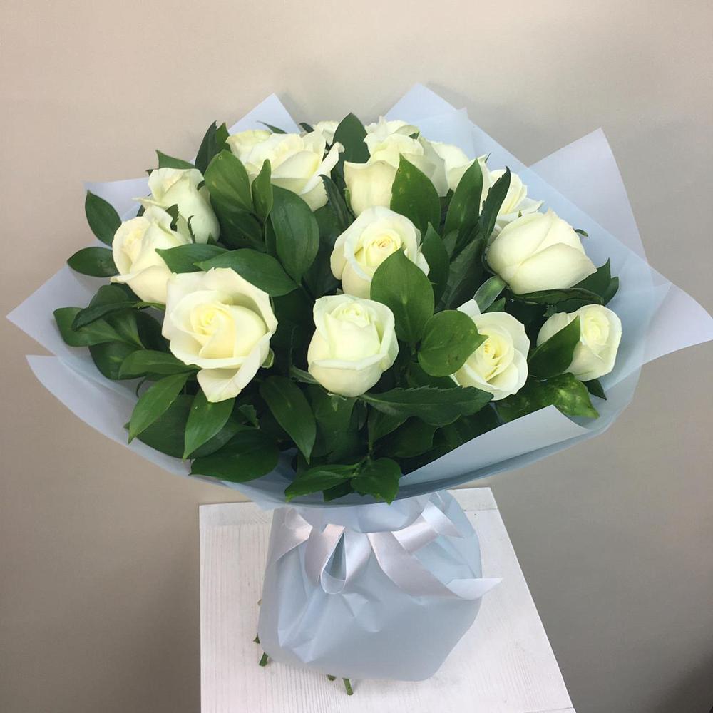Букет 15 Белых роз Проуд в Немчиновке