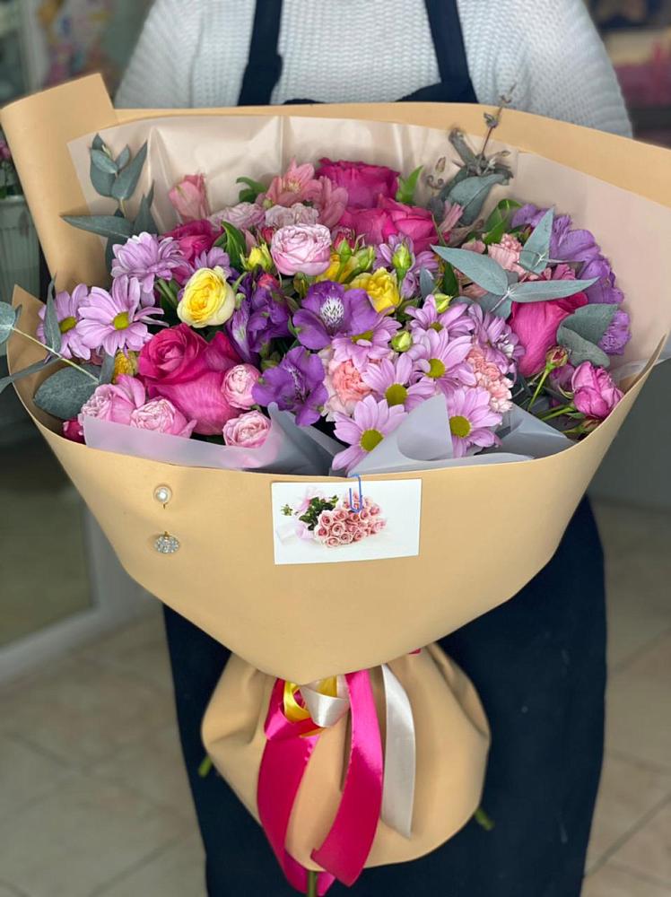 Букет цветов из: Хризантемы, Гвоздики и Альстромерии в Немчиновке