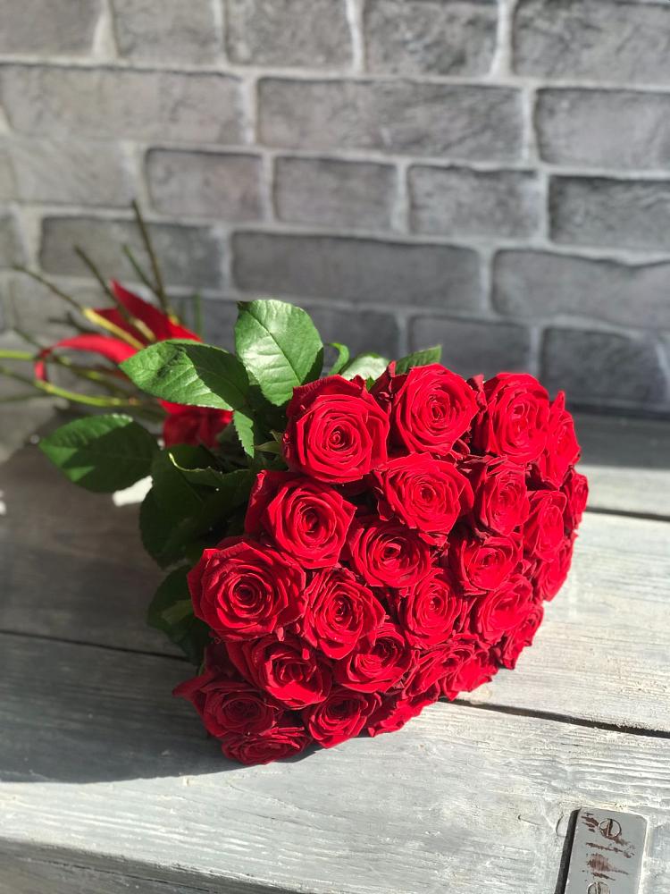 Букет Красные розы Фридом в Немчиновке