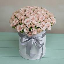 Цветочная композиция из Розы в шляпной коробке в Немчиновке