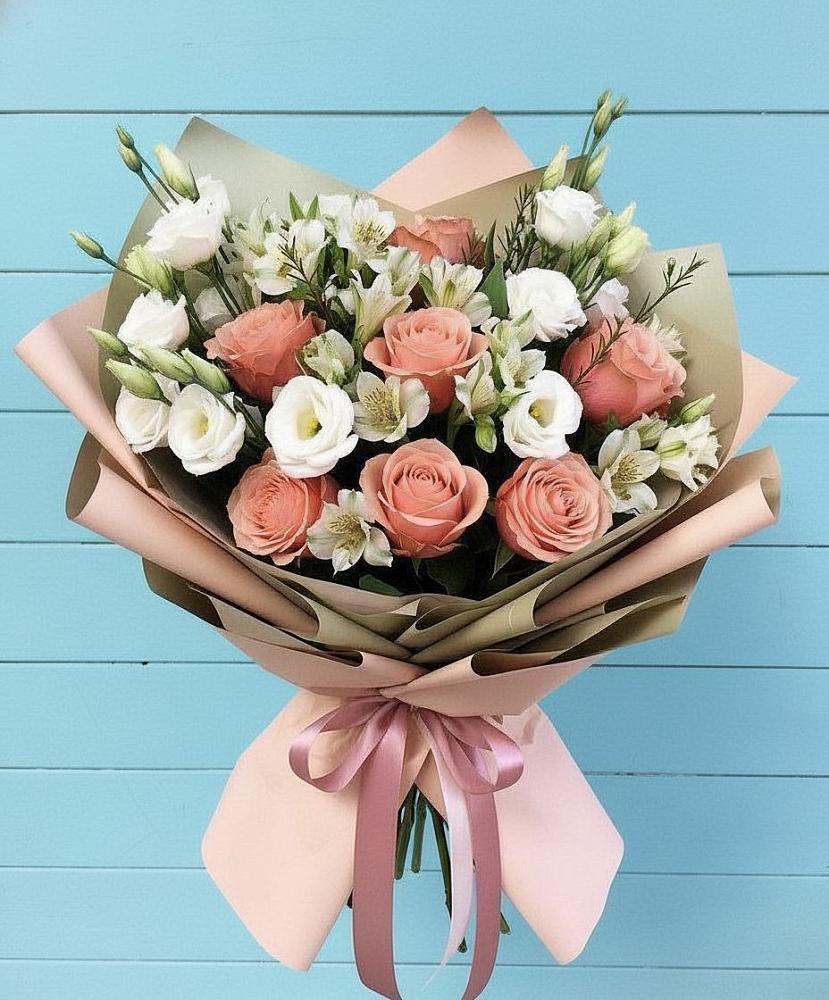 Букет цветов из: Розы, Альстромерии и Лизиантусы в Немчиновке