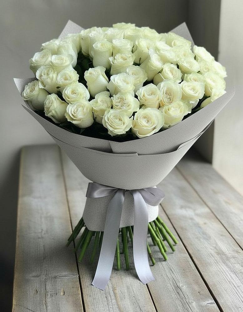 Букет 35 Белых роз в Немчиновке