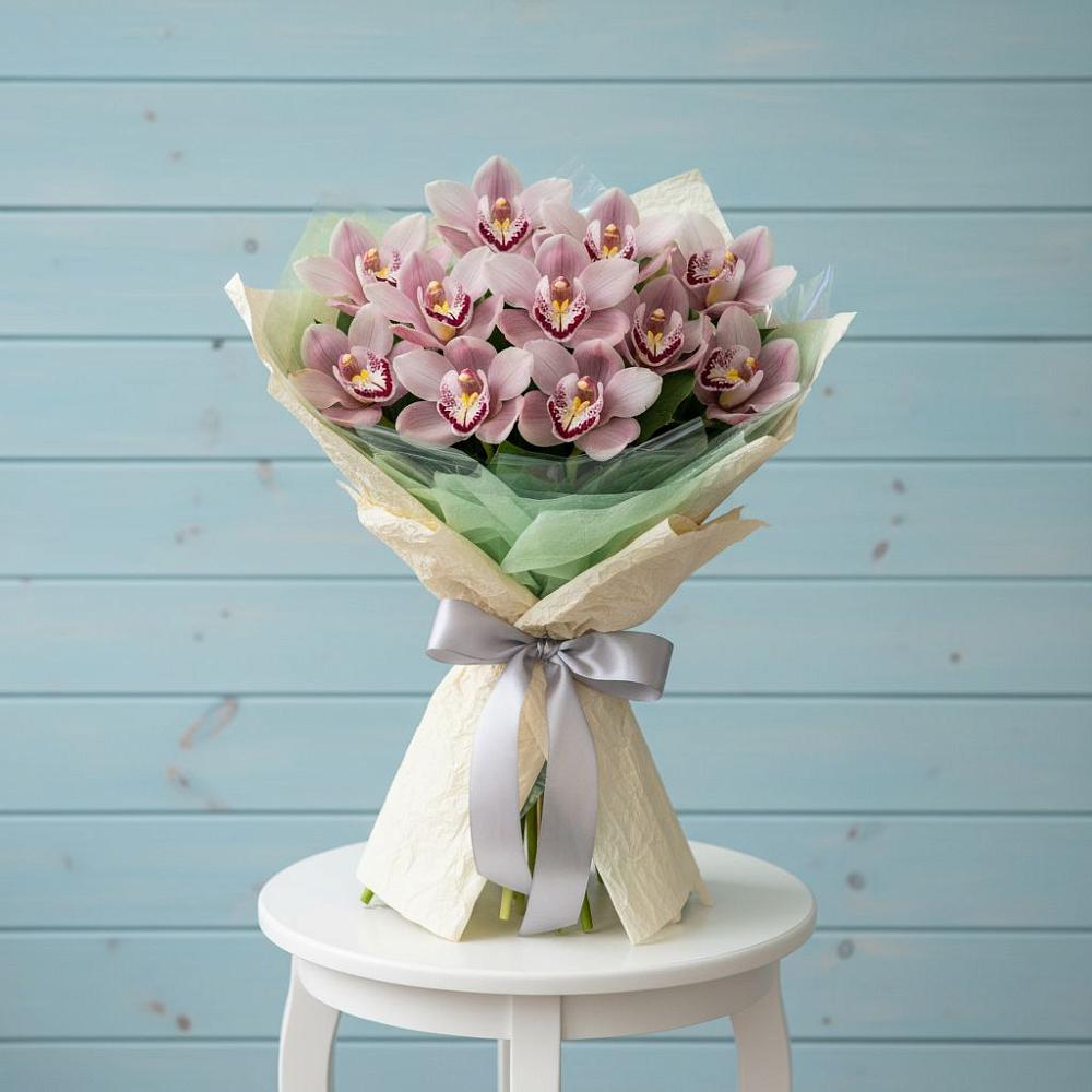 Букет цветов из: Орхидеи и Розы в Немчиновке