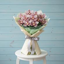 Букет цветов из:  Орхидеи и Розы в Немчиновке