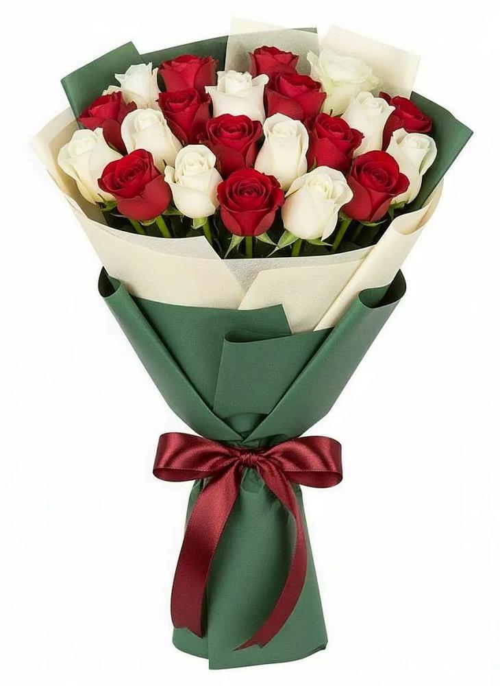 Букет Микс из красных и белых роз в Немчиновке