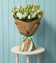 Букет цветов из:  Лизиантусы в Немчиновке