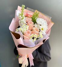 Букет цветов из:  Хризантемы и Розы в Немчиновке