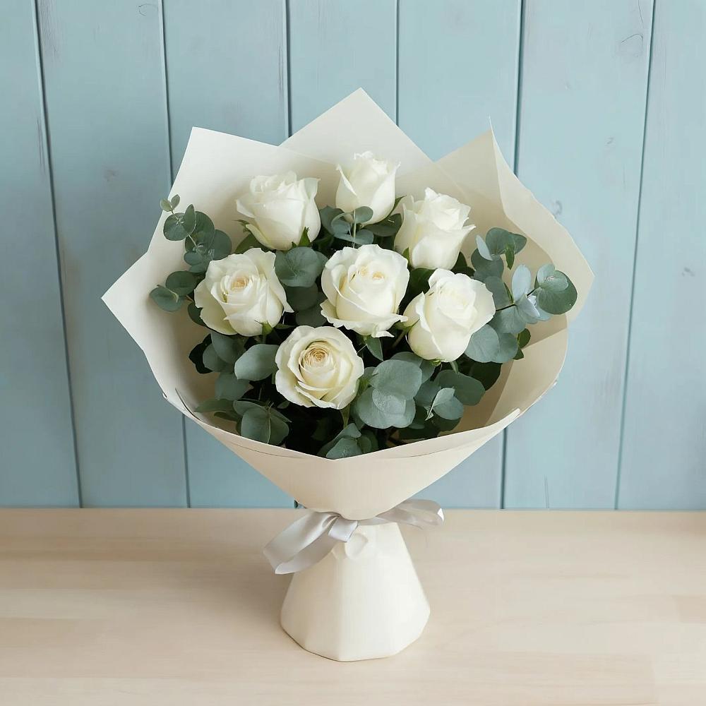 Букет Белые розы в Эвкалипте в Немчиновке