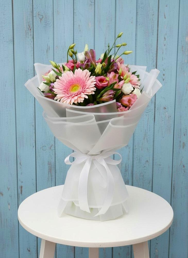 Букет цветов из: Герберы, Альстромерии и Лизиантусы в Немчиновке