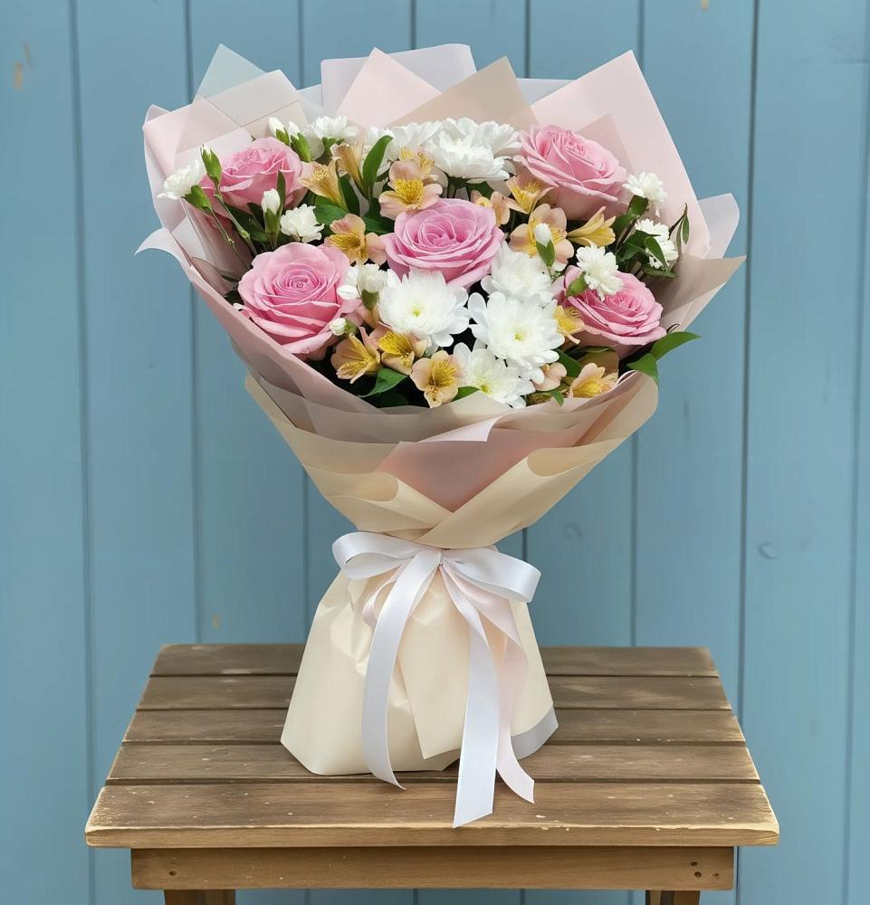 Букет цветов из: Гвоздики, Орхидеи и Розы в Немчиновке