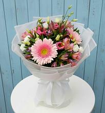 Букет цветов из:  Герберы, Альстромерии и Лизиантусы в Немчиновке