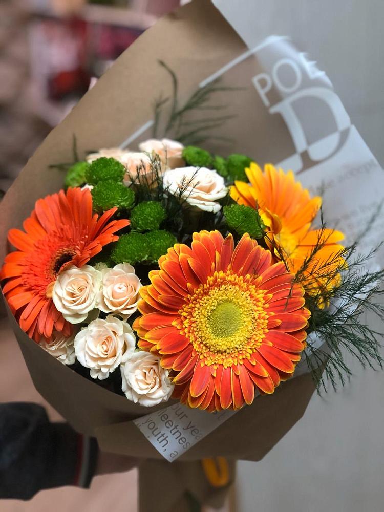 Букет цветов из: Герберы, Хризантемы и Розы в Немчиновке