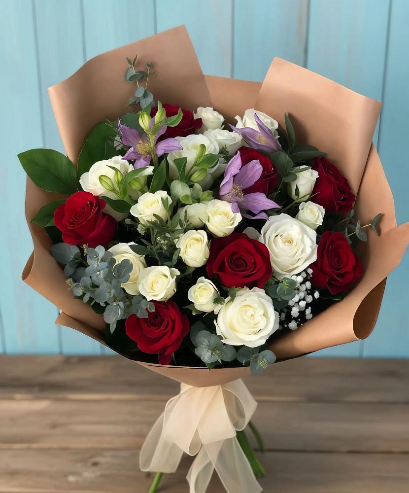 Букет цветов из: Розы и Альстромерии в Немчиновке