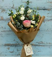 Букет цветов из:  Розы и Лизиантусы в Немчиновке