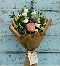 Букет цветов из:  Розы и Лизиантусы в Немчиновке