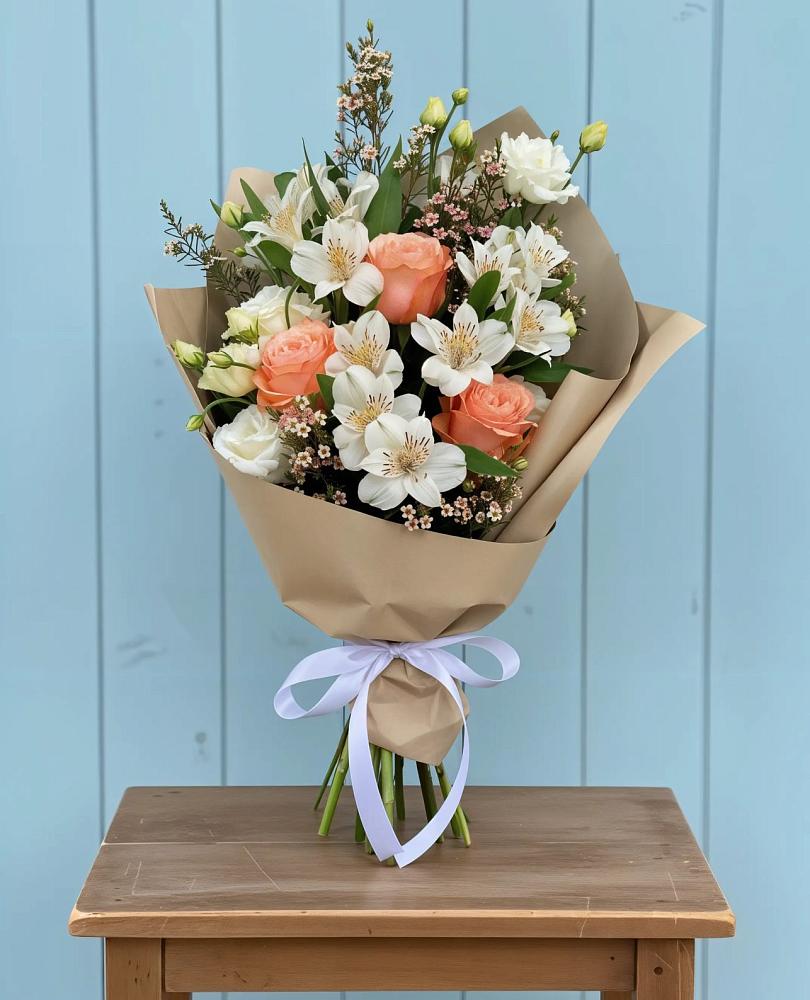 Букет цветов из: Альстромерии, Лизиантусы, Розы и Хризантемы в Немчиновке