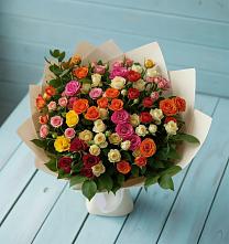 Букет Микс из разноцветных кустовых роз в Немчиновке