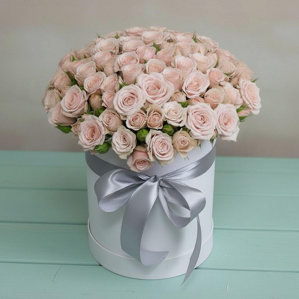 Цветочная композиция из Розы в шляпной коробке в Немчиновке